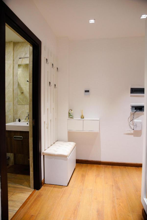City Center Appartment At Buzand St. Γιερεβάν Εξωτερικό φωτογραφία